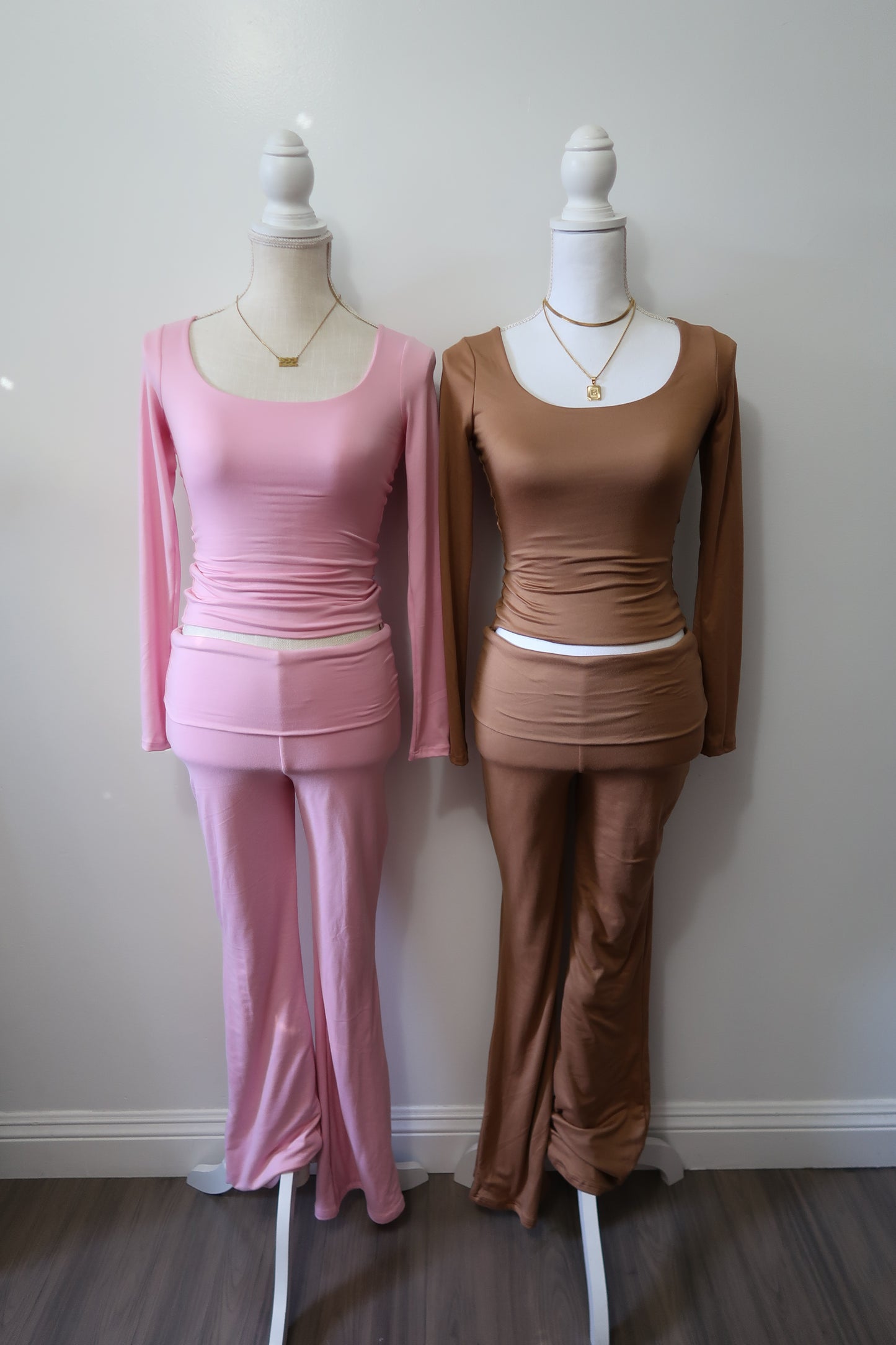 "Came to Chill" Brown set